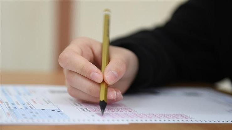YKS EK TERCİH TARİHLERİ 2026: Üniversite ek yerleştirme ne zaman başlayacak? YKS boş kontenjanlar ve kılavuz yayınlandı mı? Kaynak:Cnnturk.com Haberlerimizi Google’da Takip Edin Gelişmelerden anında haberdar olun. Google’da