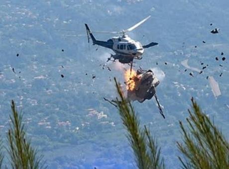 Yunanistan’da yangın söndürme helikopterleri çarpıştı; 2 ölü 2 yaralı Yunanistan İtfaiye Teşkilatından yapılan açıklamaya göre, Psatha bölgesindeki yangın söndürme