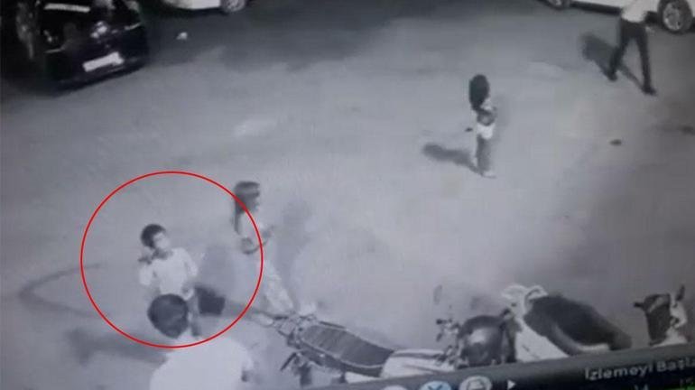 Adıyaman’da düğün önünde kovalamaca: 8 yaşındaki Güneş hayatını kaybetti Kaynak Burak Emek / CNN TÜRK Adıyaman’da düğün salonunun önünde
