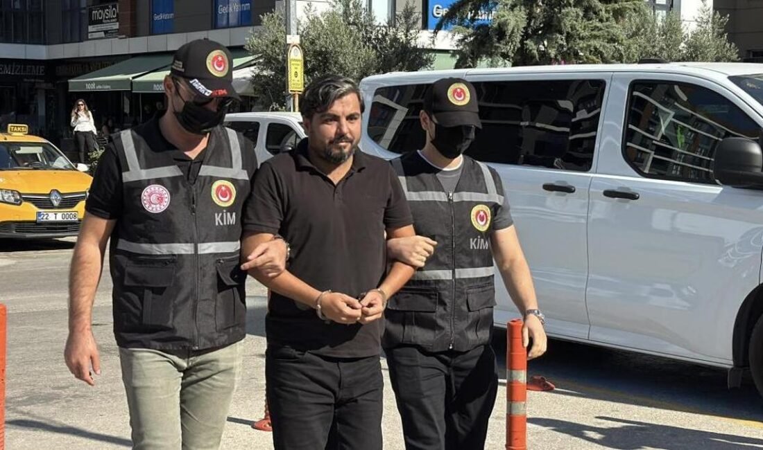 Kaynak DHA Edirne’de Bulgaristan’a açılan Kapıkule Sınır Kapısı’nda TIR dorsesinde