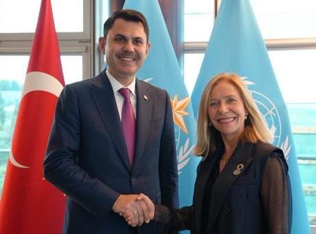 Çevre, Şehircilik ve İklim Değişikliği Bakanı Murat Kurum, sanal medya