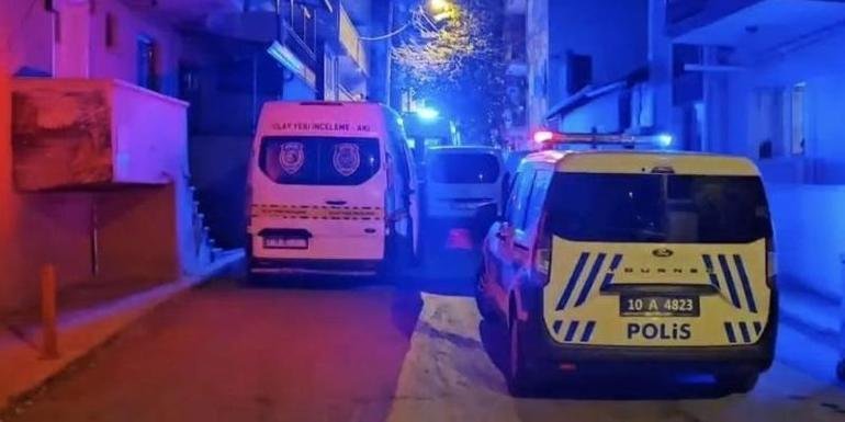 Balıkesir’de kanlı gece! Kardeş kavgası kanlı bitti Kaynak İHA Balıkesir’in Karesi ilçesinde iki kardeş arasında çıkan tartışma