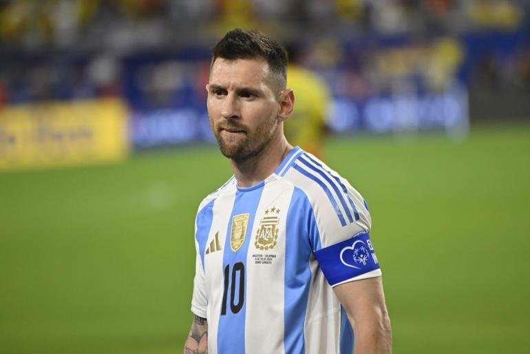 Yılın futbolcusuna verilen Ballon d’Or ödülü için 2026 yılının 30