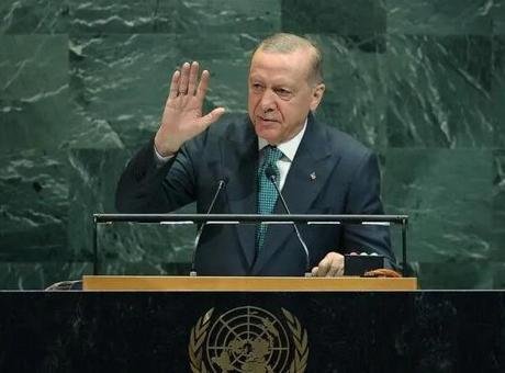 Cumhurbaşkanı Erdoğan BM zirvesi için ABD’ye geldi Cumhurbaşkanı Recep Tayyip Erdoğan, Birleşmiş Milletler (BM) 81. Genel Kurulu’na