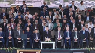 Cumhurbaşkanı Erdoğan, Yağlı Güreş Cumhurbaşkanlığı Kupası finalini izledi Kaynak İHA Cumhurbaşkanı Recep Tayyip Erdoğan, Atatürk Havalimanı Millet Bahçesi’nde