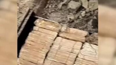 Duvarın ve zeminin altından servet çıktı! İtalyan polisi bir eve baskın düzenledi.Duvarların ve zeminin içine gizlenmiş