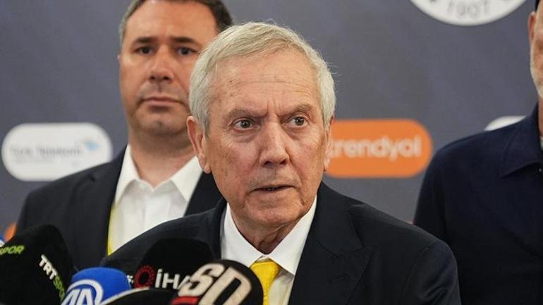 Kaynak Cnnturk.com Paylaş Fenerbahçe, Beşiktaş maçı sonrası Aziz Yıldırım ile