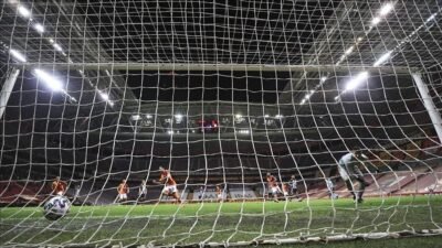 GALATASARAY BAŞAKŞEHİR MAÇ SKORU: Galatasaray Başakşehir maçı kaç kaç bitti? Kaynak Cnnturk.com Galatasaray Başakşehir maçına ilişkin araştırmalar hız kazandı. Futbol