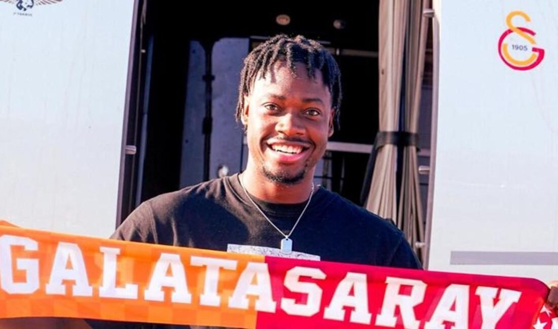 Galatasaray, El Chadaille Bitshiabu transferinin maliyetini açıkladı Galatasaray, El Chadaille Bitshiabu’yu satın alma opsiyonuyla birlikte kiralık olarak