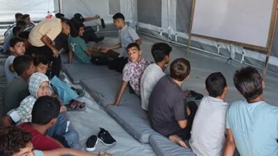 İsrail’in saldırılarını sürdürdüğü Gazze Şeridi’nde yaklaşık 541 bin öğrenci için