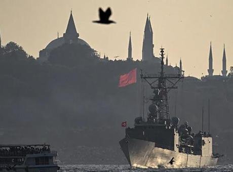 İsrail güvenlik yetkililerinin, halihazırda 14 operasyonel denizaltıya sahip olan ve