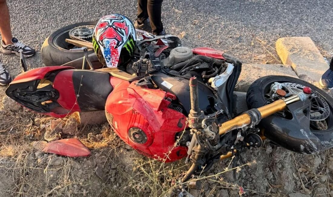 İzmir’de refüje çarpan motosikletin sürücüsü hayatını kaybetti Haberlerimizi Google’da Takip Edin Gelişmelerden anında haberdar olun. Google’da tercih