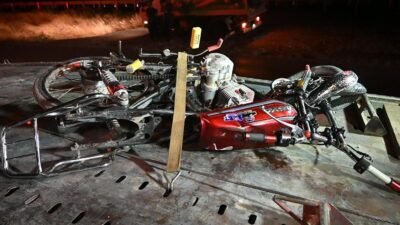 Kırıkkale’de motosiklet trafik levhasına çarptı: 2 yaralı Haberlerimizi Google’da Takip