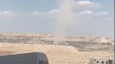 Paylaş Mardin’de arazide oluşan hortum kamerada Haberlerimizi Google’da Takip Edin
