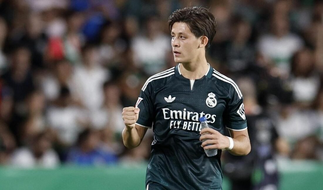 Real Madrid forması giyen milli futbolcu Arda Güler, Elche deplasmanında