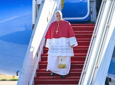 Papa, 18 yıl sonra ilk resmi devlet ziyareti için Fransa’da! Dört günlük ziyaret için bugün TSİ 11:00’de Fransa’ya iniş yapan
