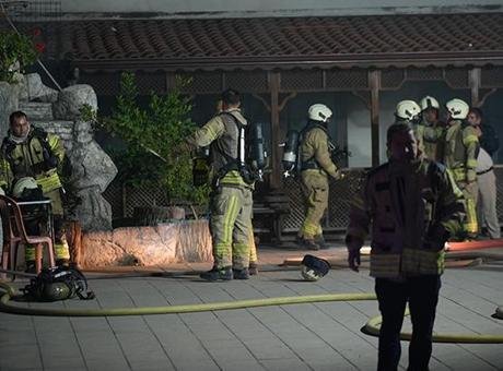 Pendik’te bir caminin depo bölümünde çıkan yangın itfaiye ekiplerince söndürüldü.