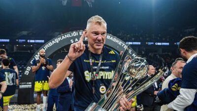 Sarunas Jasikevicius: Önemli bir kupa olduğunu biliyorduk Kaynak Cnnturk.com Sarunas Jasikevicius, takımı Fenerbahçe Tarfin’in Beşiktaş’ı mağlup ederek
