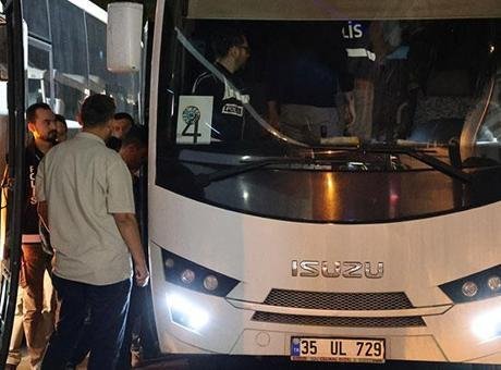 Seferihisar Belediyesi’nde ‘rüşvet’ soruşturması: 47 şüpheli adliye sevk edildi Seferihisar Cumhuriyet Başsavcılığı koordinesinde Seferihisar Belediyesi’ne yönelik yürütülen ‘rüşvet’ soruşturması