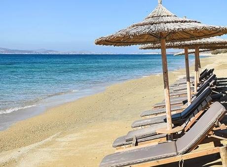 Yunanistan’ın Atina yakınlarındaki Vouliagmeni plajında meydana gelen olayda, iki kişi