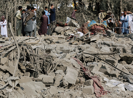 Sınır hattında gerilim tırmanıyor! Pakistan’dan Afganistan’a hava saldırısı: 28 ölü Pakistan’ın Khyber Pakhtunkhwa eyaletinde güvenlik güçlerini hedef alan saldırıların ardından