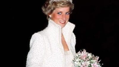 Sır gibi saklanan telefon görüşmesi 29 yıl sonra sızdı! Prenses Diana’nın ölümünün ardından Kral Charles’ın sözleri şoke etti Prenses Diana’nın 1997’deki ölümünün üzerinden yıllar geçmesine rağmen, o dönemde