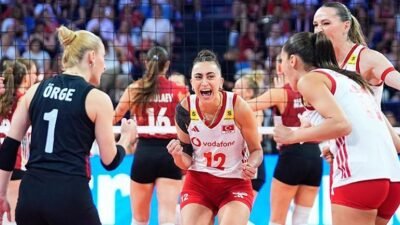 Kaynak Cnnturk.com Paylaş A Millî Kadın Voleybol Takımı’mız, Almanya’yı geçerek