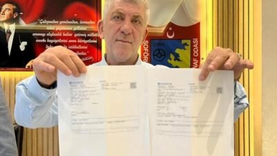 Kaynak İHA İzmir’de 920 liralık taksi ücretini banka havalesiyle ödemek