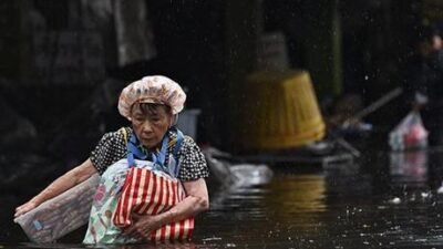 Tayland’da şiddetli yağışlar hayatı olumsuz etkiliyor. Tayland Afet Önleme ve