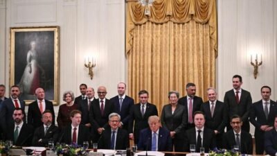 ABD Başkanı Donald Trump, kamu kurumlarının resmi yazışma ve belgelerinde