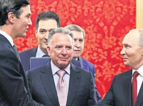 Trump, ziyaretlerle ilgili sorulan bir soruya yanıt olarak, “Yanlarında savaşı