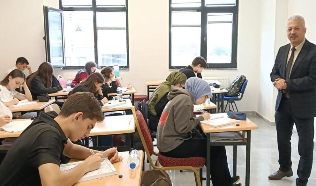 Yenişehir Halk Eğitim Merkezi, öğrencileri YKS’ye hazırlıyor Haberlerimizi Google’da Takip