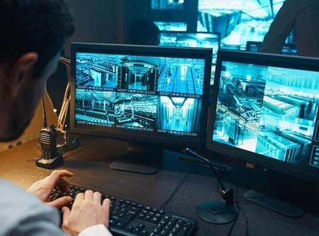 Predator casus yazılımıyla takip edilen kişilerin avukatı Zaharias Kesses, sosyal