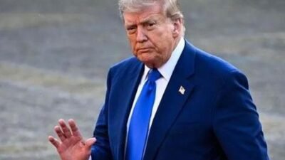 ABD Başkanı Trump, eşi Melania Trump ile Florida’da oyunu kullandıktan