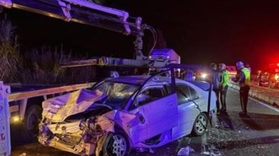 Aydın’daki feci kazadan acı haber! 3 gün sonra hastanede hayatını kaybettiler Aydın’ın Nazilli ilçesinde güvenlik güçleri kaza bölgesinde inceleme yaparken meydana