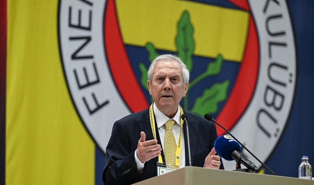 Kaynak HABER MERKEZİ Fenerbahçe Olağan Yüksek Divan Kurulu Toplantısı’nda konuşan