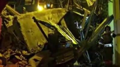 Beyoğlu’nda 4 katlı binada çökme meydana geldi. Kalyoncu Kulluğu Mahallesi