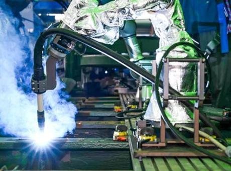 Çin’e yetişme çabası: Gemi inşasında robot kullanımı artıyor Financial Times’ın haberine göre, Japonya ve Güney Kore’deki gemi inşa