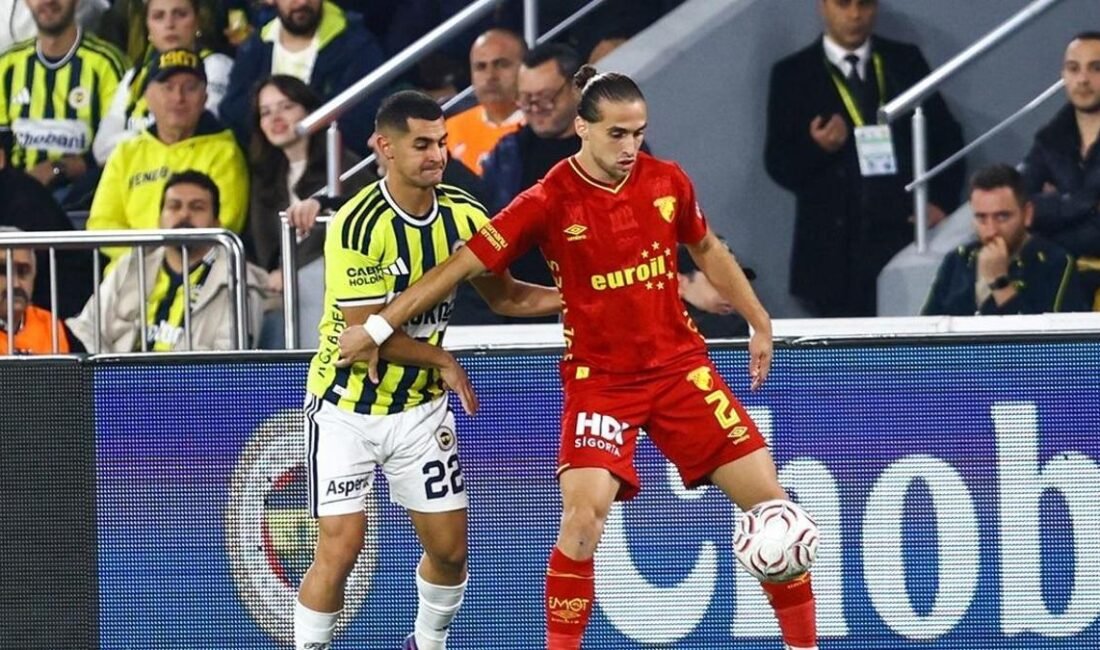 KAÇTI Göztepe’nin sağ kanattan kullandığı korner sonrası kale alanına gelen