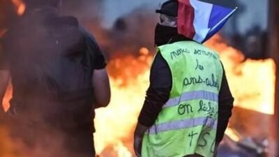 Fransa’yı saran yağma ve şiddet dalgası! Hükümet düğmeye bastı; sokağa çıkma yasağı ilan edildi Fransa’da 17 Ekim’deki protestoların ardından yaşanan yağma ve şiddet olayları
