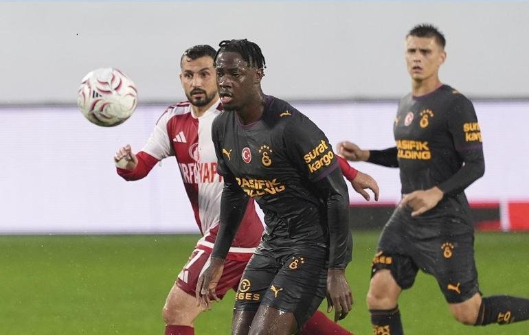 Kaynak Cnnturk.com Paylaş Pendikspor ile Galatasaray, 6 gollü müsabakadan beraberlikle