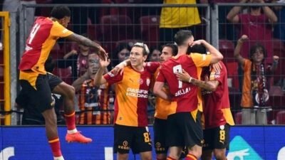 Kaynak Cnnturk.com Galatasaray ile Kasımpaşa karşı karşıya gelmeye hazırlanıyor. Sarı-kırmızılılar