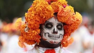 Meksika’nın başkenti Meksiko’da, Ölüler Günü öncesinde düzenlenen geleneksel Catrina Geçidi’ne