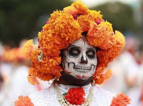 Meksika’nın başkenti Meksiko’da, Ölüler Günü öncesinde düzenlenen geleneksel Catrina Geçidi’ne