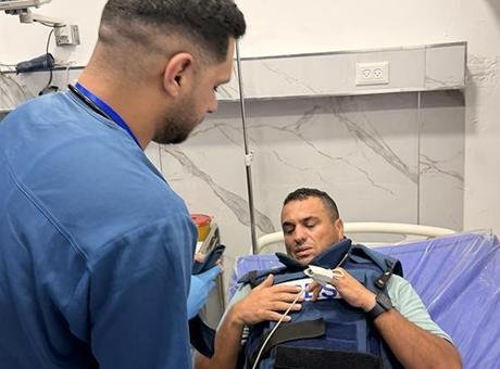İsrail ordusu, AA foto muhabiri İssam Rimavi’yi plastik mermiyle bacağından yaraladı Ramallah yakınlarındaki Deyr Meşal köyündeki çiftçiler, Filistin topraklarını gasbeden İsraillilerin