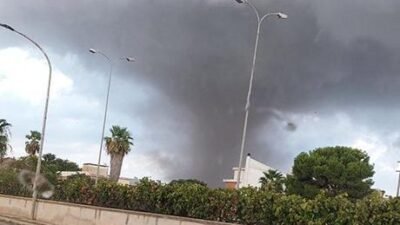 İtalya’nın Sicilya bölgesinde yer alan Marsala kentini iki hortum vurdu.