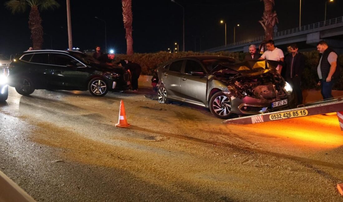 İzmir’de 7 otomobil, 1 motosikletin karıştığı zincirleme kaza: 4 yaralı
