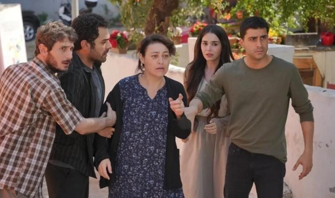 Kanal D ekranlarında her salı saat 20.00’de izleyiciyle buluşan, yapımcılığını