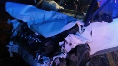 Mardin’de hafif ticari araç ile otomobil çarpıştı: 1 ölü, 3 yaralı Kaza, akşam saatlerinde Midyat-İdil kara yolu, kırsal Çayırlı Mahallesi yakınlarında