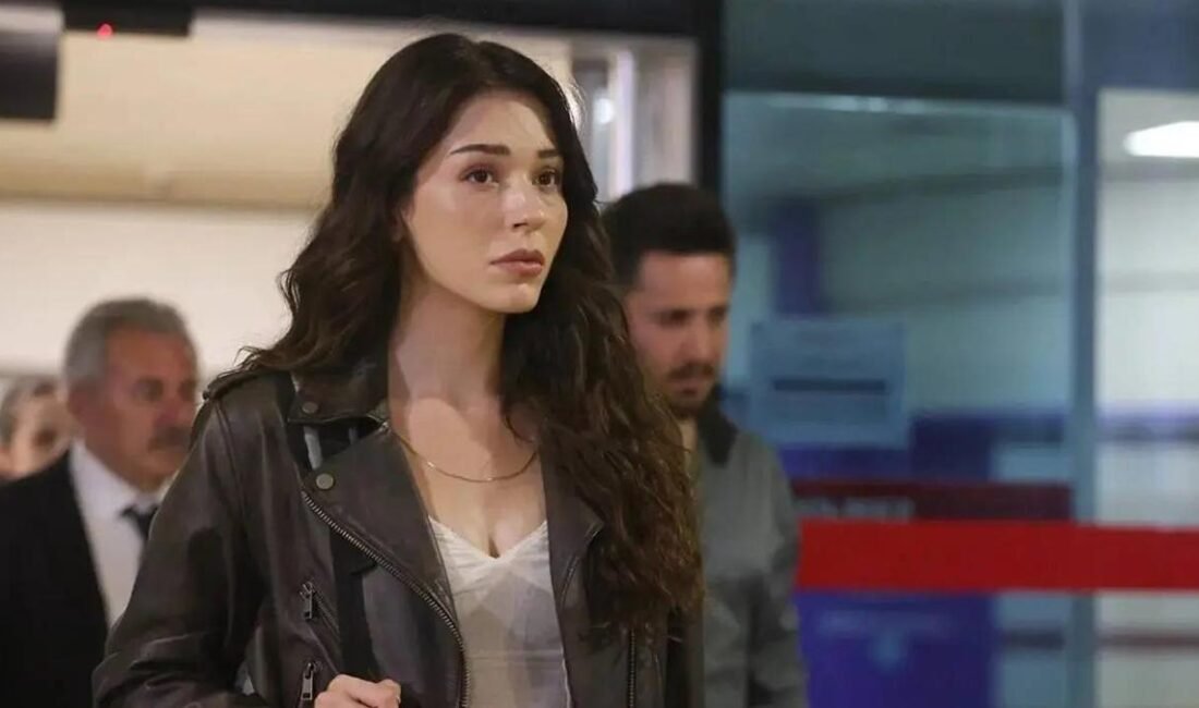 MELTEM AKÇÖL KİMDİR? Sevdam Karadeniz’in Zeyşan’ı Meltem Akçöl kaç yaşında ve nereli? Hangi dizi ve filmlerde oynadı? Kaynak Cnnturk.com Meltem Akçöl hakkında araştırmalar hızlandı. Yeni dizi Sevdam